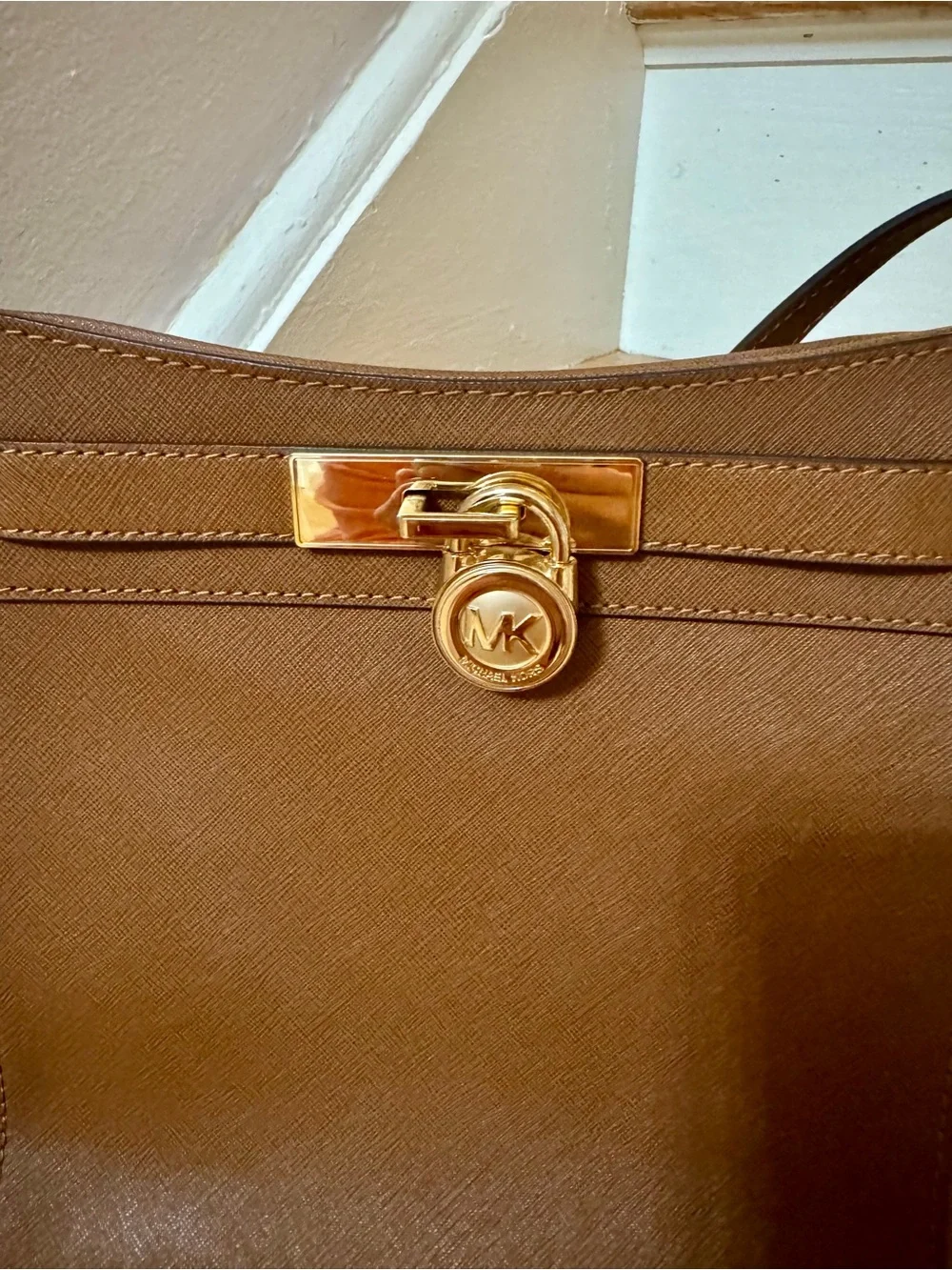 Michael Kors Hamilton Traveler NWOT NS Messenger Bag Luggage Saffiano Leather